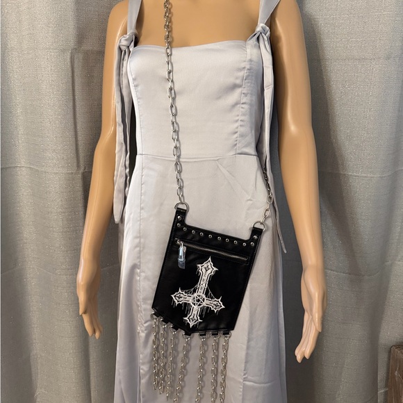 Black Crossbody Bag with Chain Detail - Picture 4 of 6